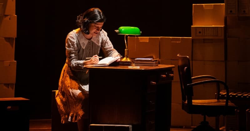 Estreia no Theatro Municipal, "Anne Frank