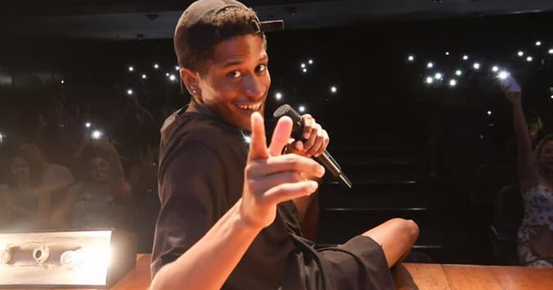 O humor de Felipe Ferreira é destaque na Sala Nelson