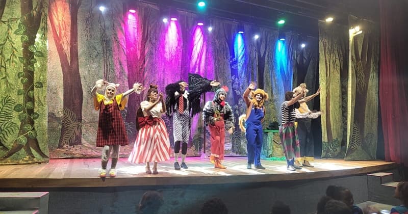 Sessão Azul apresenta obra de La Fontaine na Sala Nelson