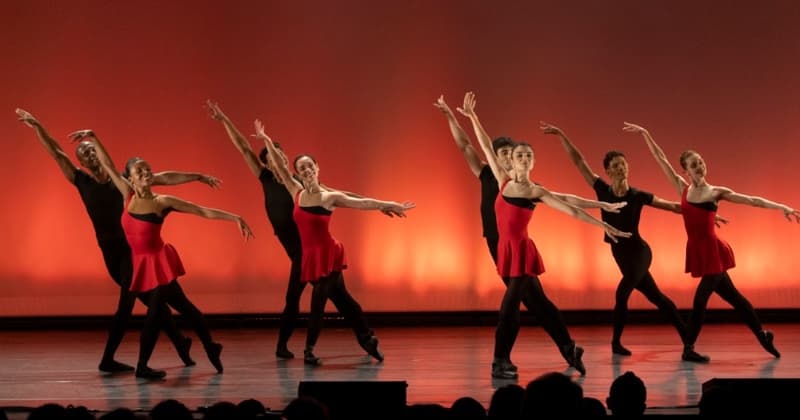 Cia de Ballet Dalal Achcar comemora 5 anos no Theatro Municipal