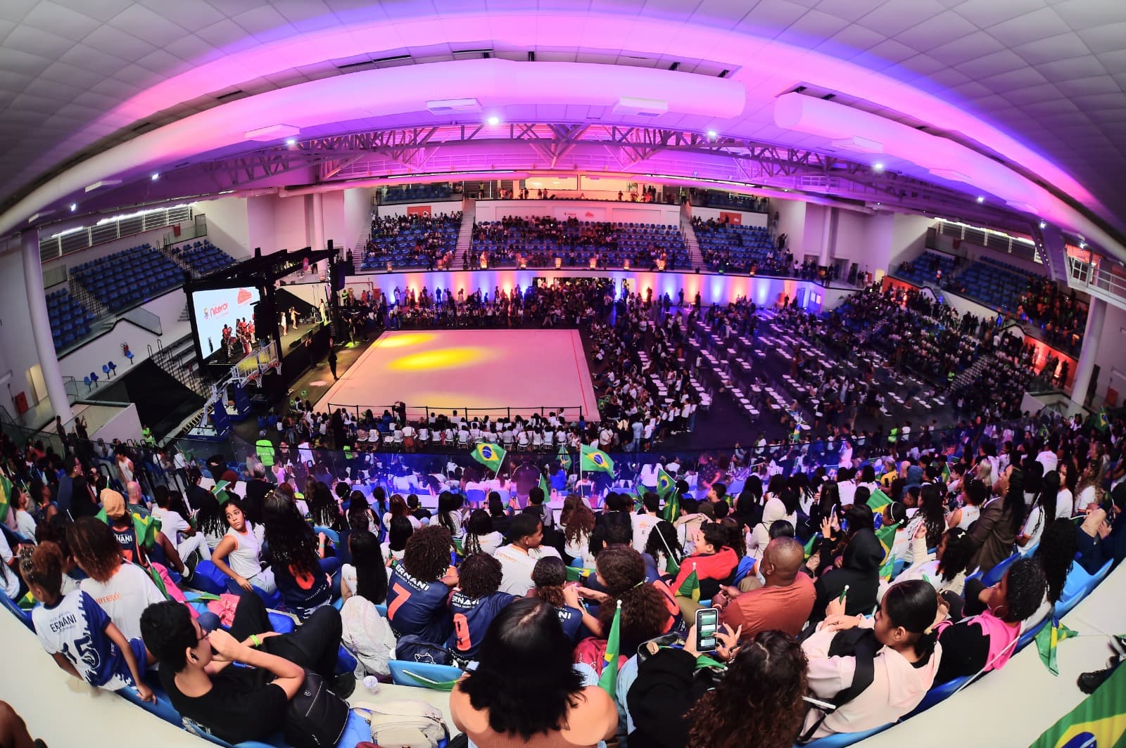 Prefeitura inaugura Arena Niterói, primeira arena indoor fora da capital fluminense