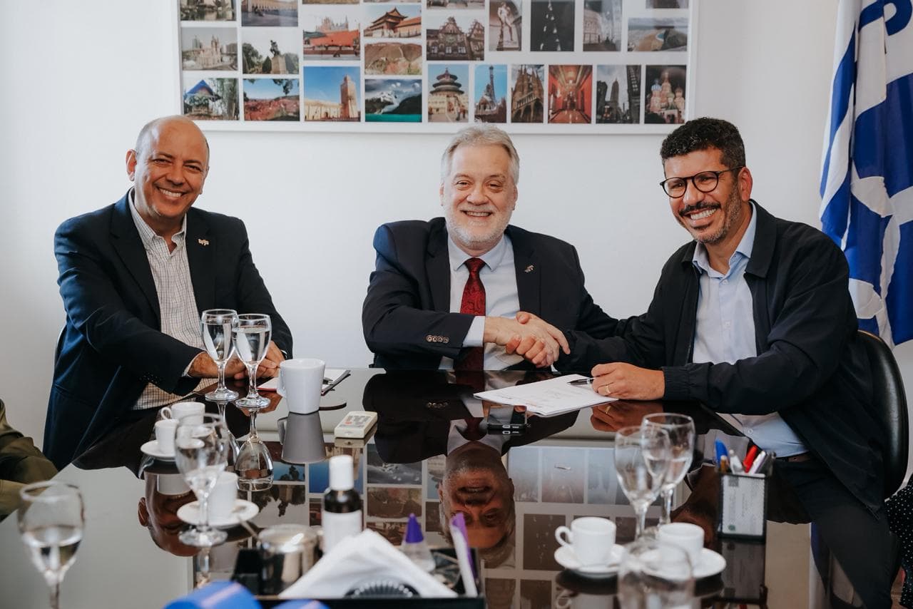 Prefeitura de Niterói e UFF firmam convênio para ampliar programa de alfabetização e fortalecimento das aprendizagens